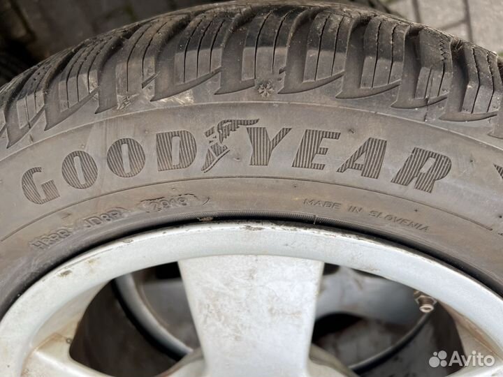 Goodyear UltraGrip 9 195/60 R15