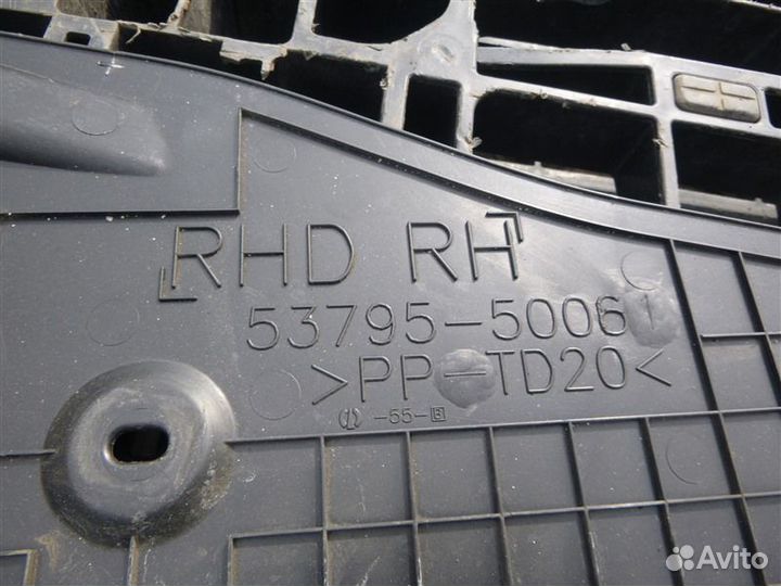 Декоративная крышка двс передняя правая Lexus