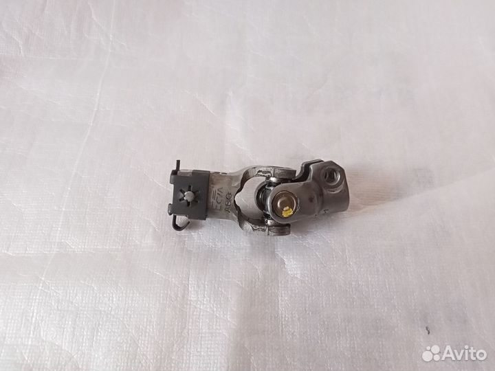 Рулевой кардан Mazda Familia Premacy 323