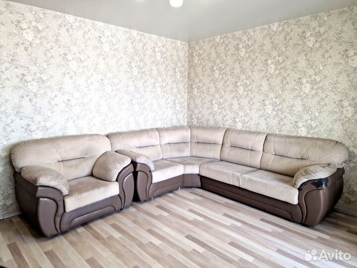 Большой угловой диван
