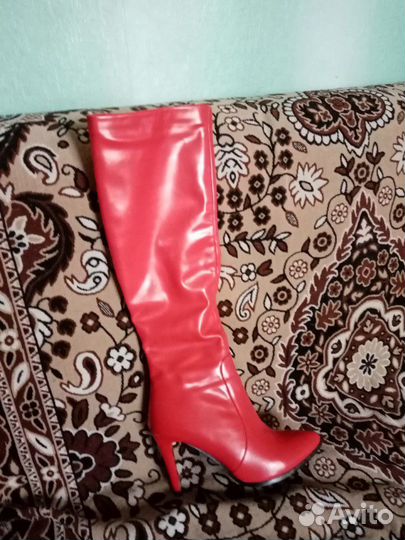 Сапоги красные
