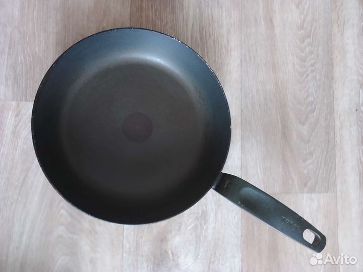 Сковородки б/ у- много