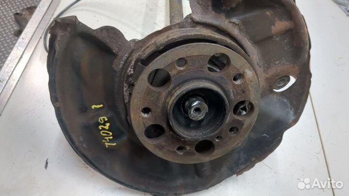 Ступица (кулак, цапфа) левая задняя Mercedes CLC