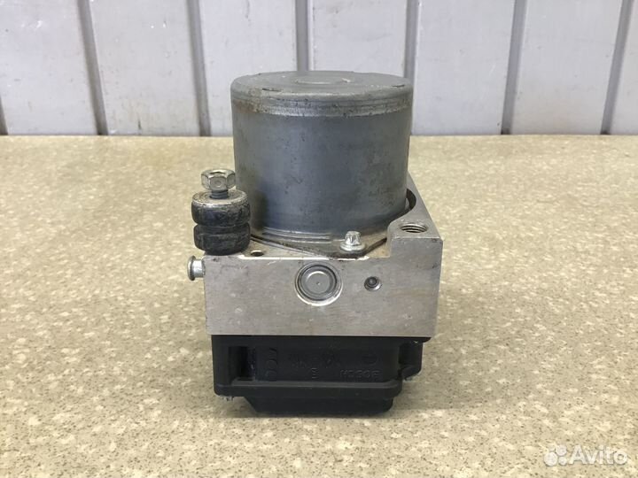 Блок ABS (насос) Nissan Qashqai (J10) 2006-2014