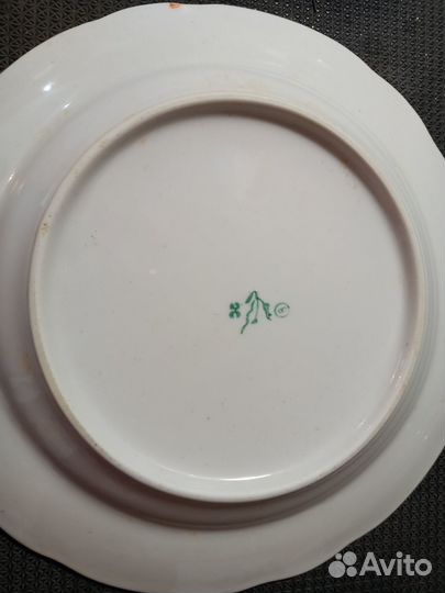 Тарелки фарфор 4шт.-23,5см.+ 1шт.-19,5см СССР