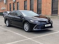 Toyota Camry 2.5 AT, 2021, 51 000 км, с пробегом, цена 3 350 000 руб.