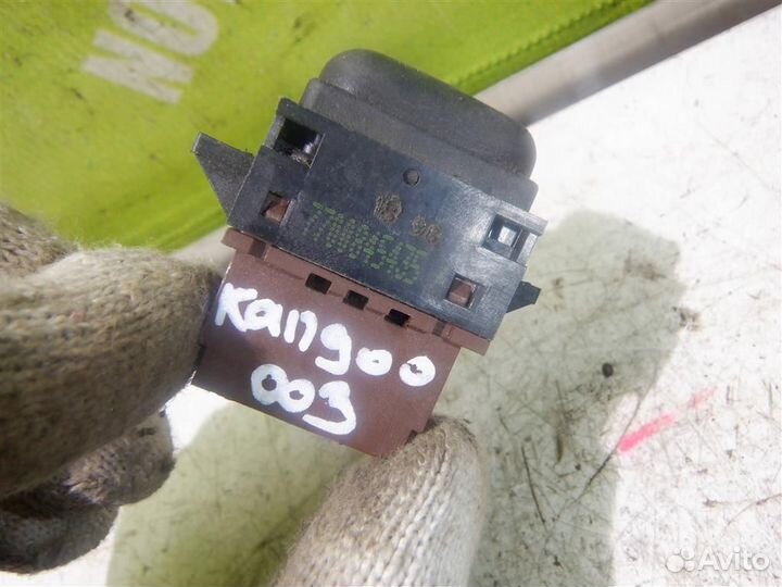 Кнопка центрального замка Рено Кенгу Кангу