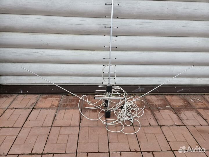 Уличная DVB-T2 антенна Locus L025.12