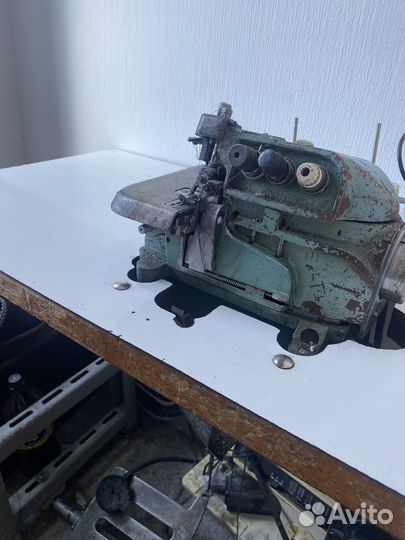 Швейная машинка оверлок бу