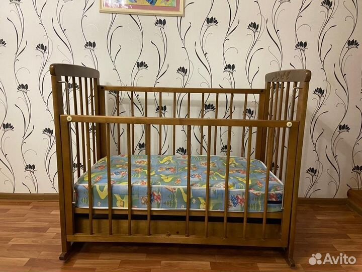 Детская кроватка
