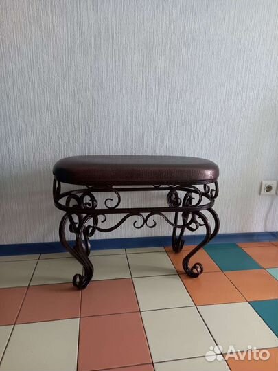 Банкетка в прихожую