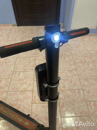 Электросамокат E-Scooter