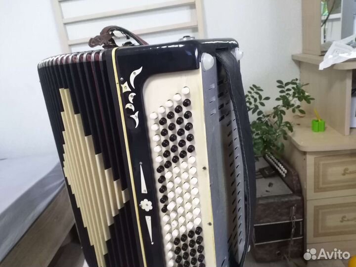 Баян