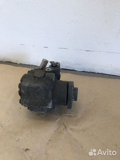 Насос гидроусилителя Ориг Volkswagen кади1.6