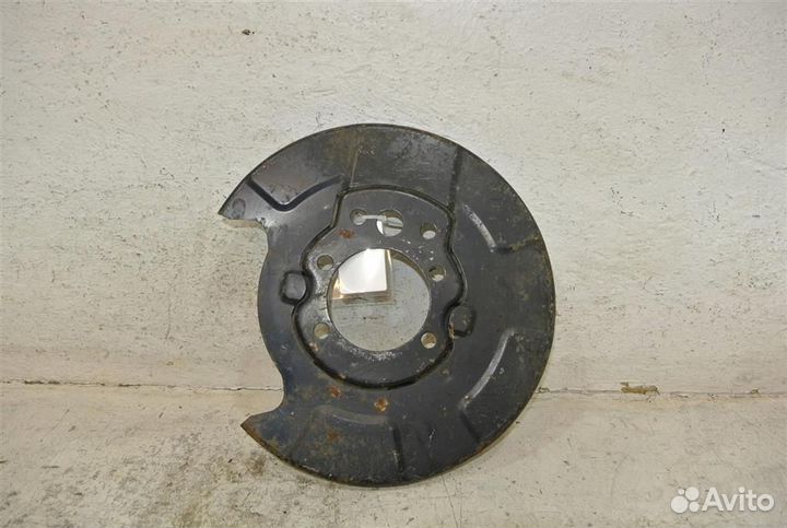 Щит опорный задний левый Nissan Teana J32 2008-20