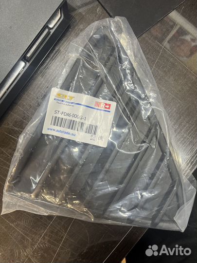 Решетка бампера Ford Focus 3