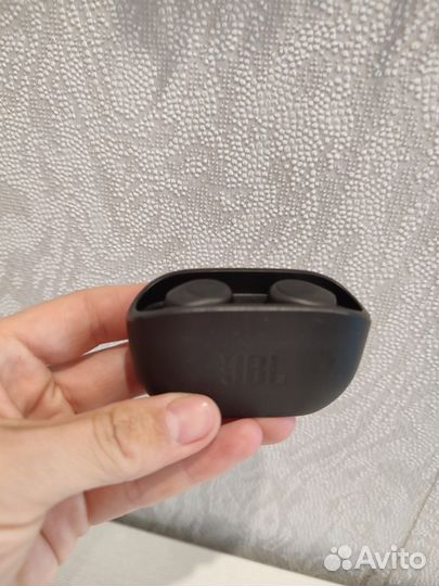 Беспроводные наушники JBL Wave 100