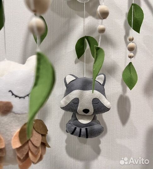 Мобиль на кроватку для новорожденного