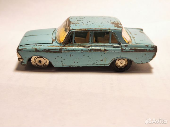 Модель автомобиля Москвич 412 1/43