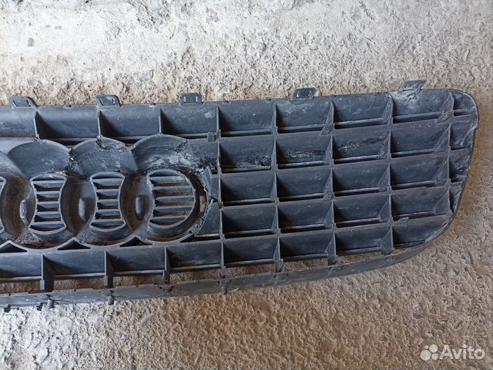 Решетка радиатора Audi Tt 8N оригинал