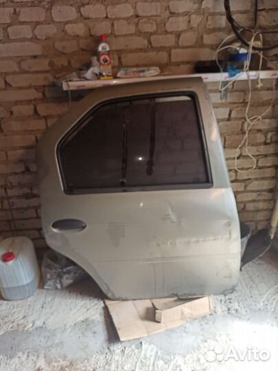 Дверь задняя правая renault logan 1