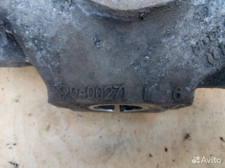 Кулак поворотный левый на Опель Вектра Ц Сигнум