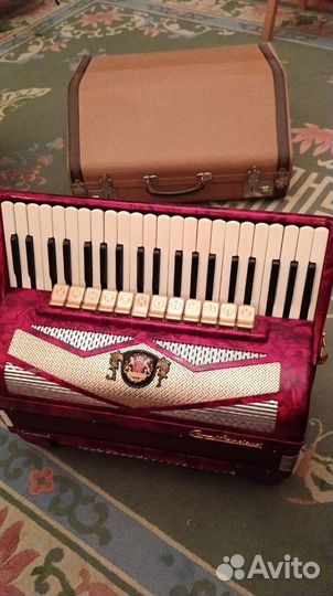 Аккордеон Royal Standard Montana