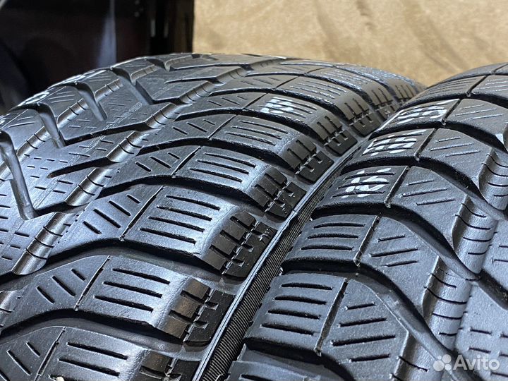 Pirelli Winter 210 SnowControl Serie III 195/45 R16