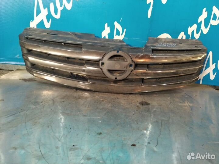 Ниссан Алмера G15 решетка радиатора бампера передн