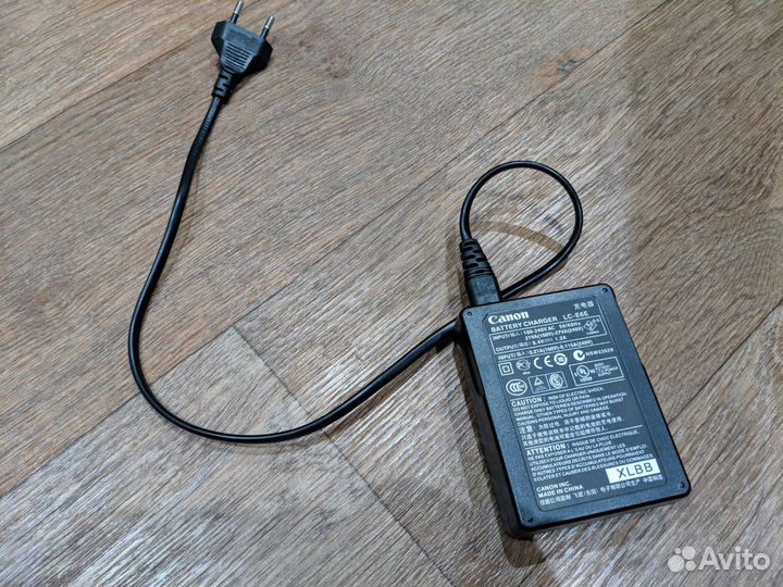 Зарядное устройство Canon и Аккумулятор