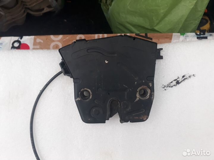 Замок крышки багажника с доводчиком BMW x5 e70