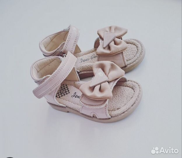 Сандалии для девочки