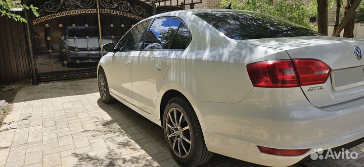 Volkswagen Jetta 1.6 МТ, 2012, 289 949 км