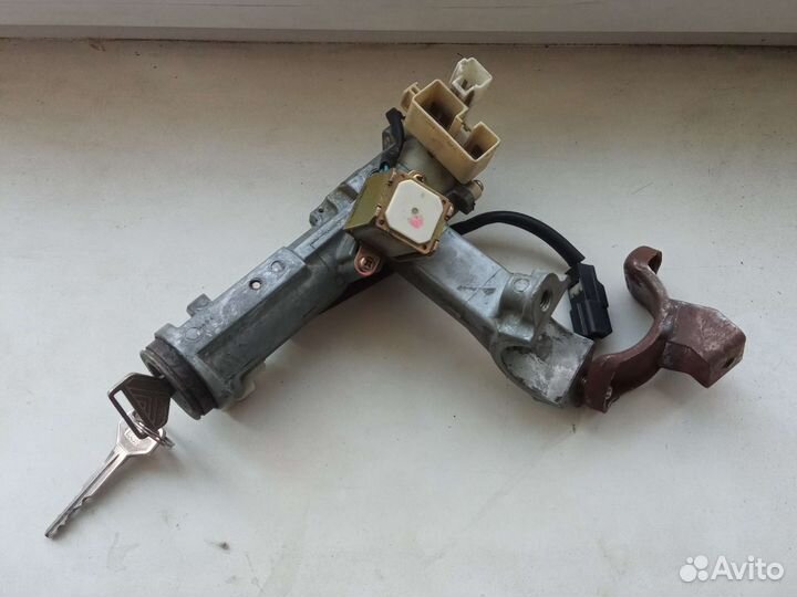 Замок зажигания Toyota Sprinter(Corolla)