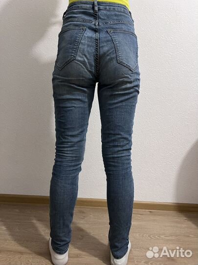 Джинсы скини