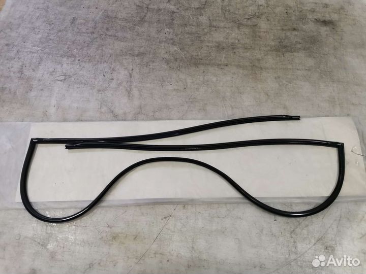 Молдинг лобового стекла Grand vitara 2005-2015
