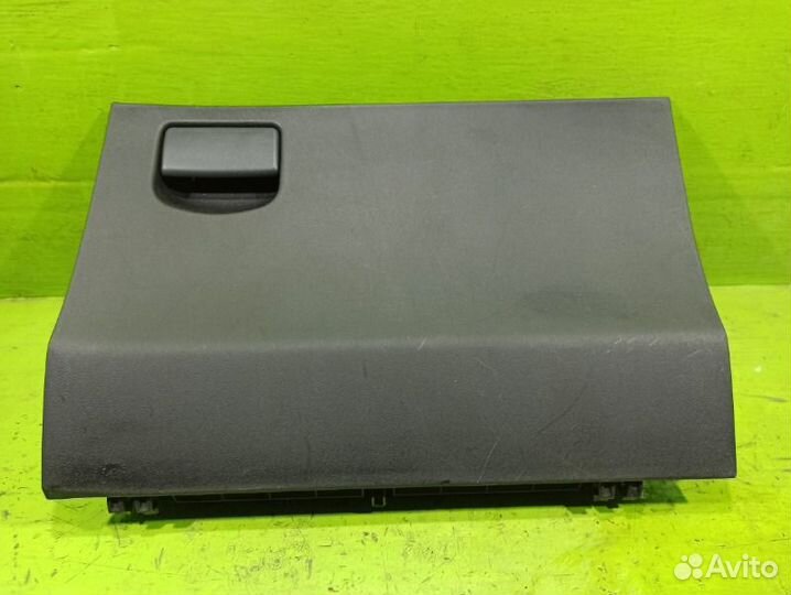 Бардачок Toyota Yaris XP90 1KR 2008