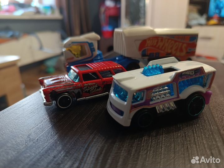 Машинки hot wheels