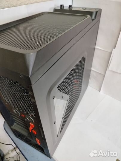 Корпус ATX для компьютера