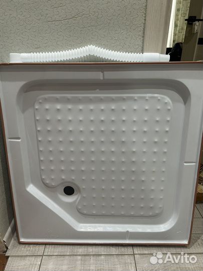 Душевой поддон 80х80