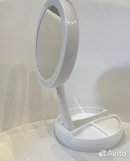 Настольное зеркало с подсветкой