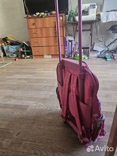 Рюкзак детский на колесиках (для девочки)