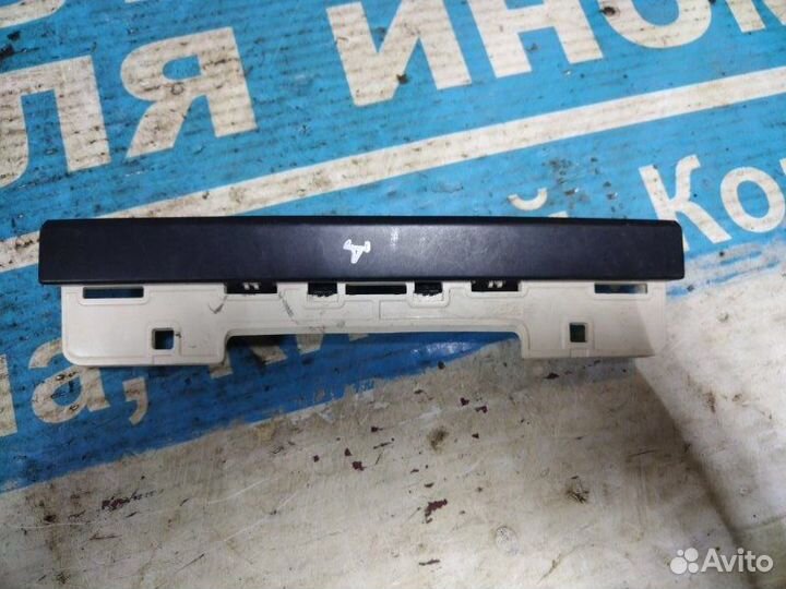 Монитор Volkswagen Touareg 7L 02-10