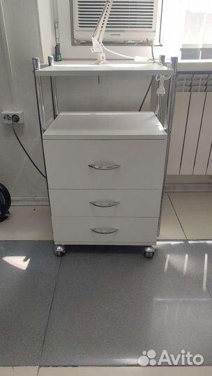 Столик тележка для косметолога