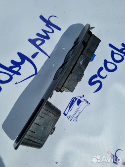 Кнопка стеклоподъемника передняя правая Subaru