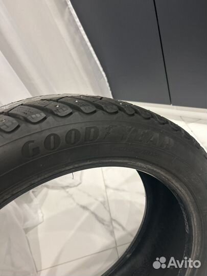 Goodyear UltraGrip Ice 205/50 R17 93T