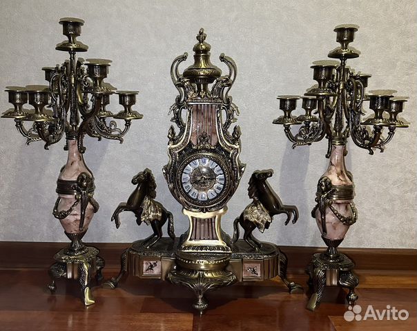 Бронзовые часы с подсвечниками