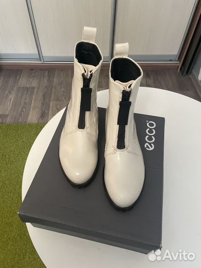 Ботинки новые оригинал 37 размера