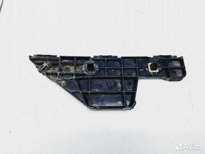 Кронштейн заднего бампера правый Toyota Highlande