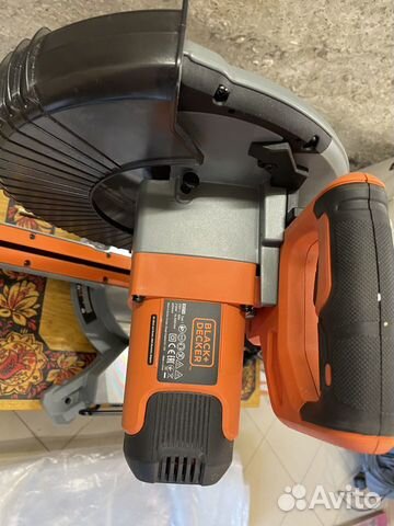 Торцовочная пила с протяжкой Black&Decker BES710